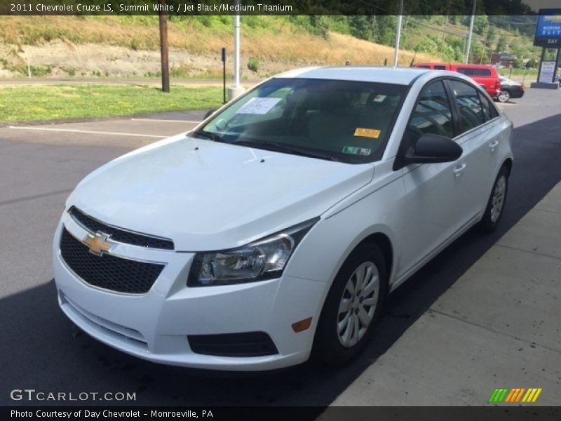 Summit White / Jet Black/Medium Titanium 2011 Chevrolet Cruze LS