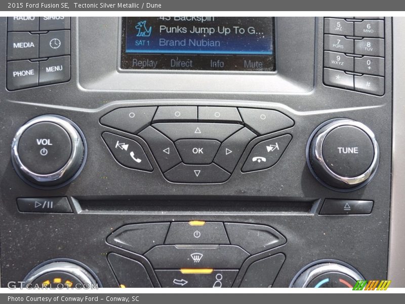 Tectonic Silver Metallic / Dune 2015 Ford Fusion SE