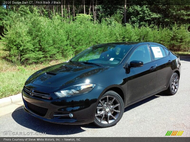 Front 3/4 View of 2016 Dart GT