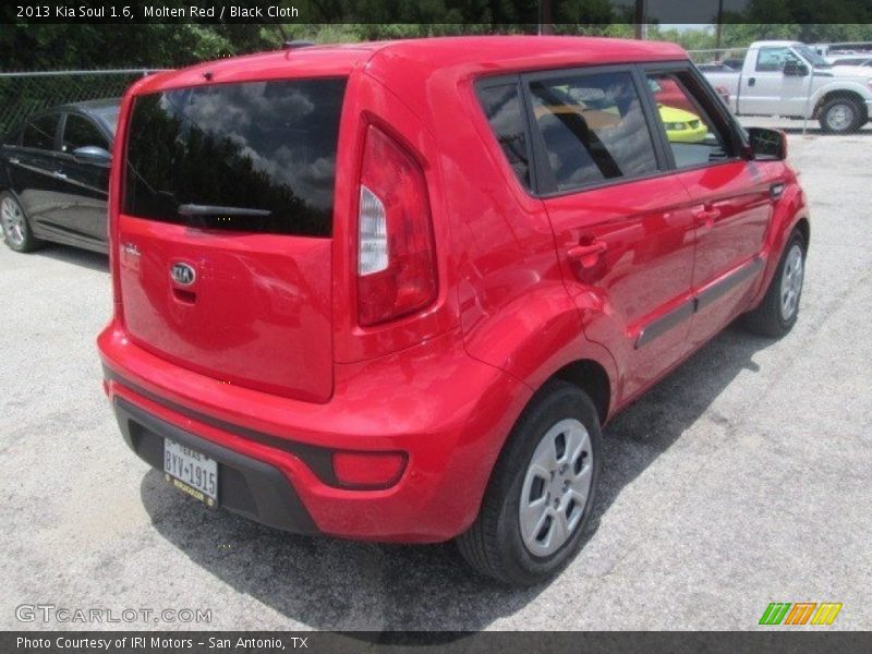 Molten Red / Black Cloth 2013 Kia Soul 1.6