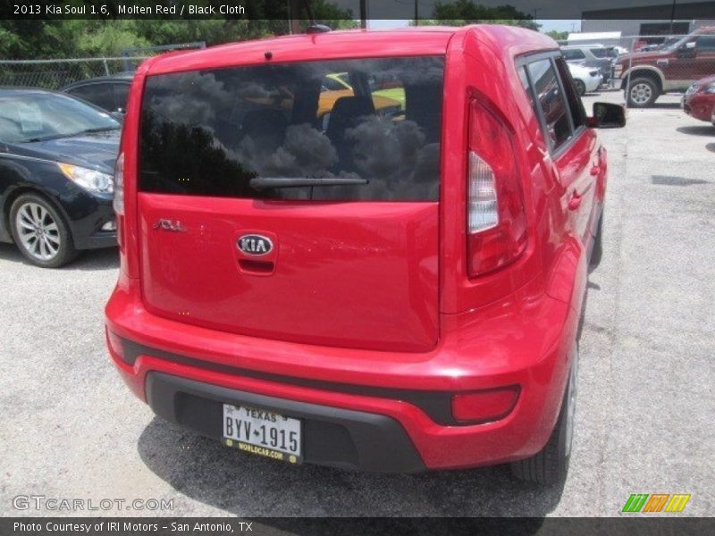 Molten Red / Black Cloth 2013 Kia Soul 1.6