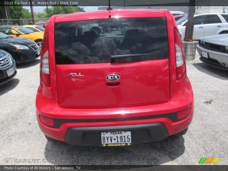 Molten Red / Black Cloth 2013 Kia Soul 1.6