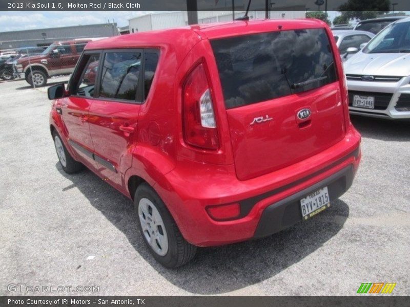 Molten Red / Black Cloth 2013 Kia Soul 1.6