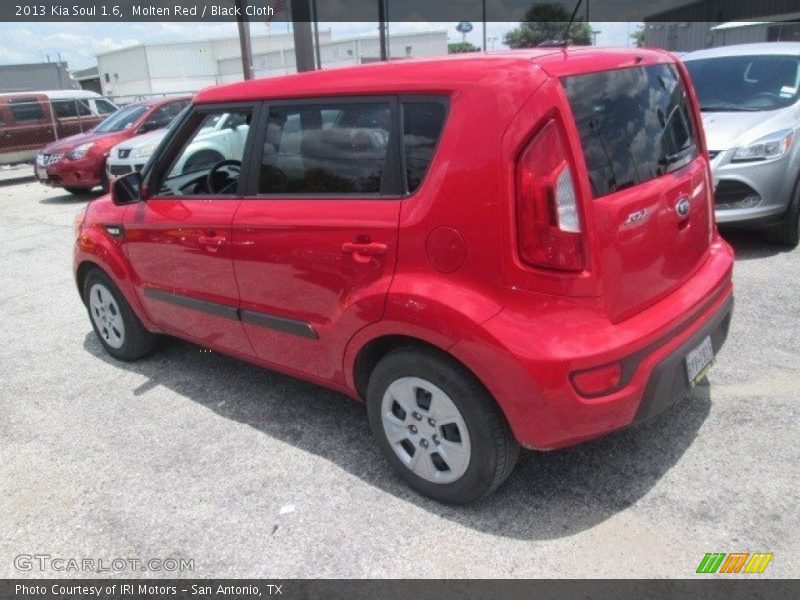 Molten Red / Black Cloth 2013 Kia Soul 1.6