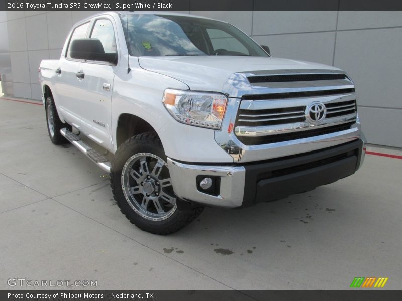 Super White / Black 2016 Toyota Tundra SR5 CrewMax