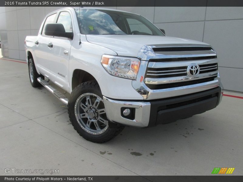 Super White / Black 2016 Toyota Tundra SR5 CrewMax