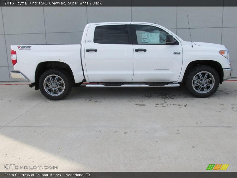 Super White / Black 2016 Toyota Tundra SR5 CrewMax
