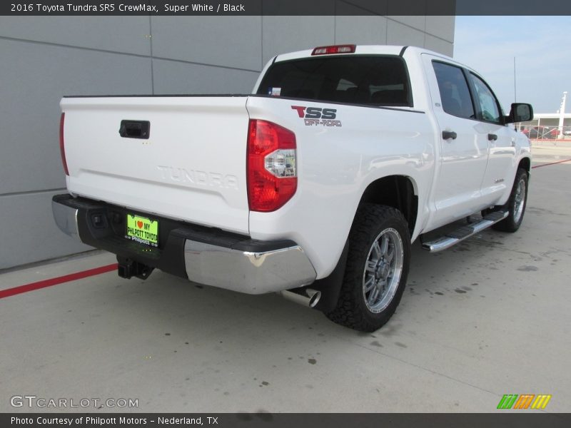 Super White / Black 2016 Toyota Tundra SR5 CrewMax