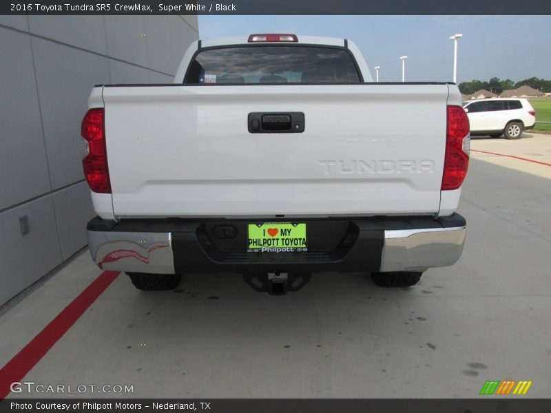 Super White / Black 2016 Toyota Tundra SR5 CrewMax