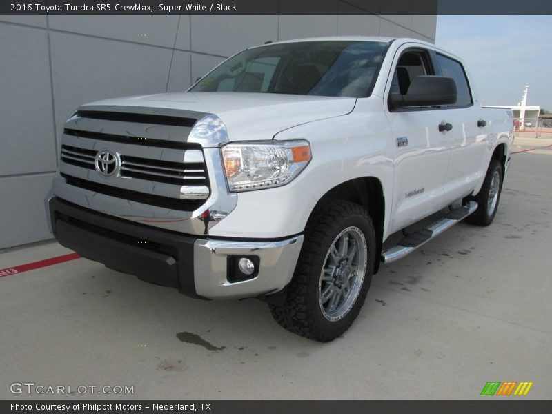 Super White / Black 2016 Toyota Tundra SR5 CrewMax