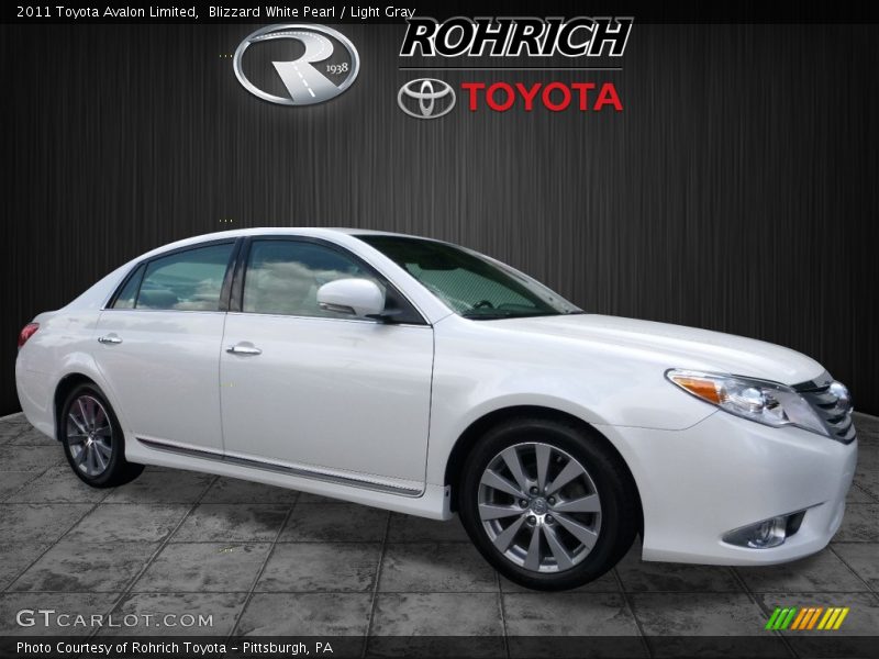 Blizzard White Pearl / Light Gray 2011 Toyota Avalon Limited