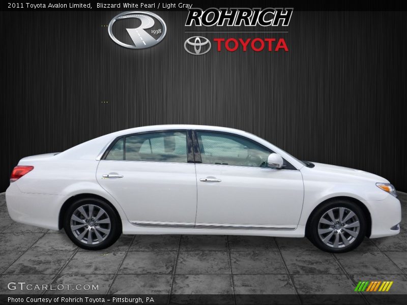 Blizzard White Pearl / Light Gray 2011 Toyota Avalon Limited