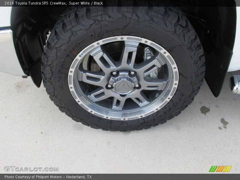 Super White / Black 2016 Toyota Tundra SR5 CrewMax