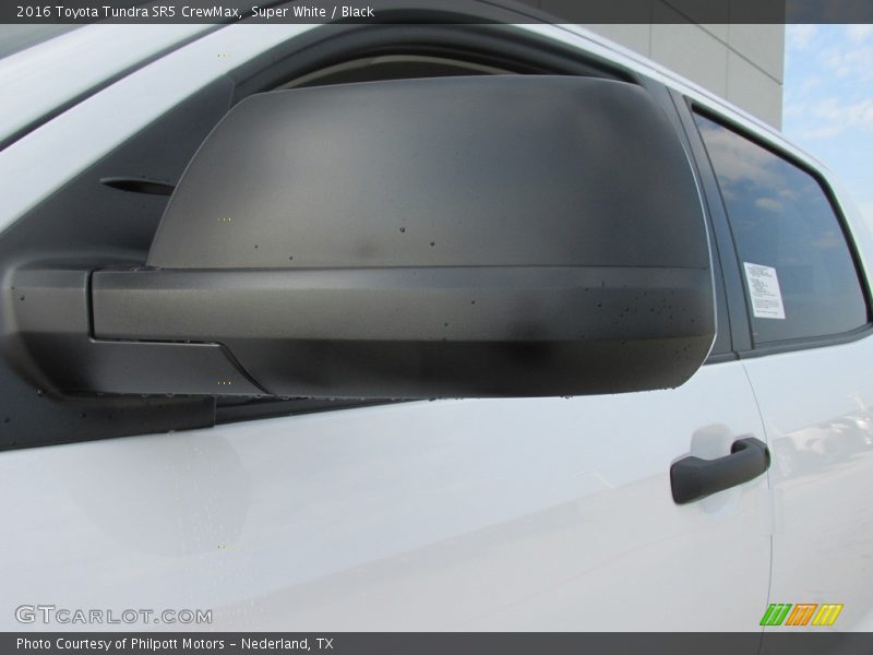 Super White / Black 2016 Toyota Tundra SR5 CrewMax