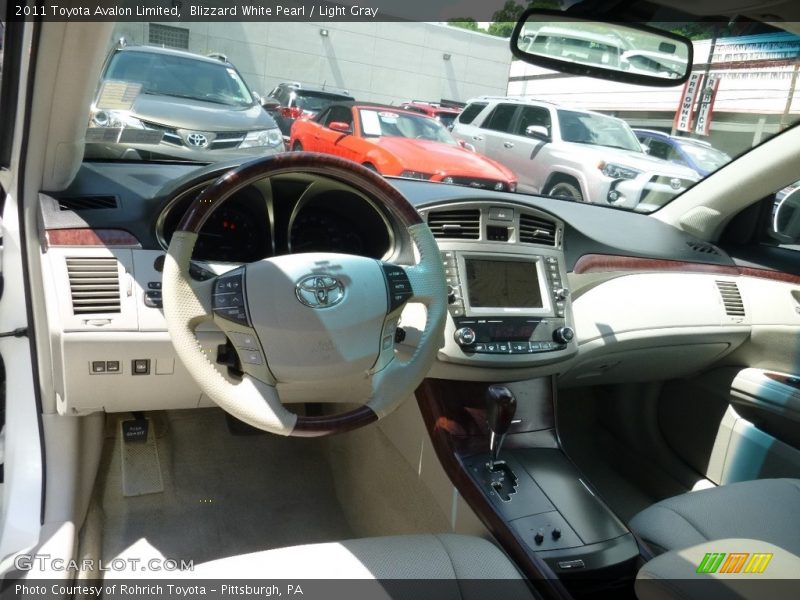 Blizzard White Pearl / Light Gray 2011 Toyota Avalon Limited