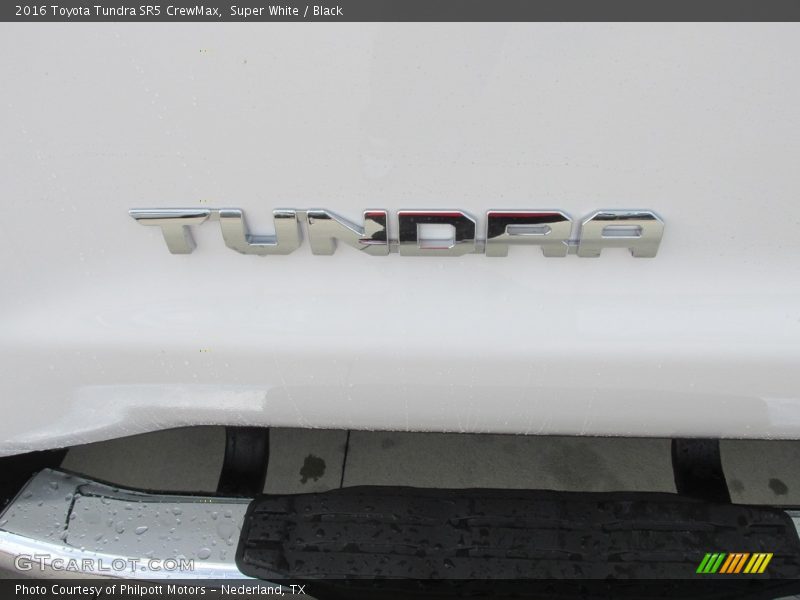 Super White / Black 2016 Toyota Tundra SR5 CrewMax