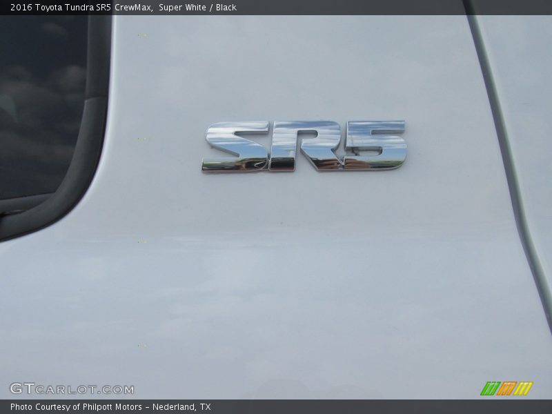 Super White / Black 2016 Toyota Tundra SR5 CrewMax