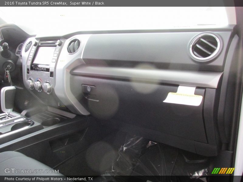 Super White / Black 2016 Toyota Tundra SR5 CrewMax