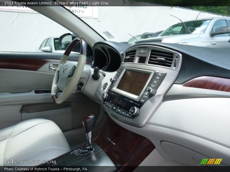 Blizzard White Pearl / Light Gray 2011 Toyota Avalon Limited