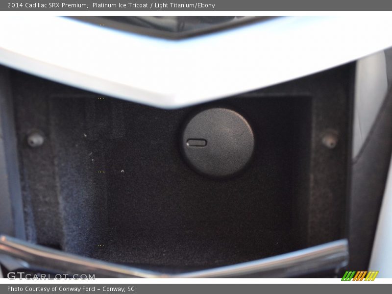 Platinum Ice Tricoat / Light Titanium/Ebony 2014 Cadillac SRX Premium