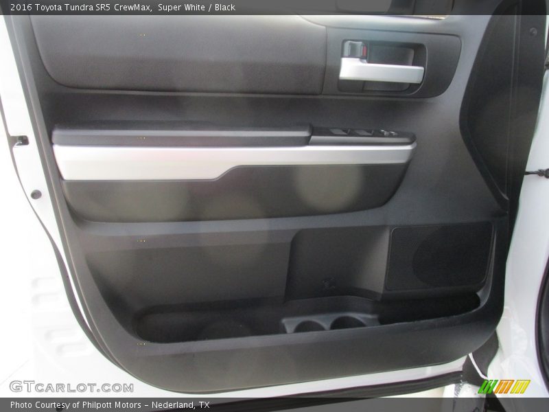 Super White / Black 2016 Toyota Tundra SR5 CrewMax