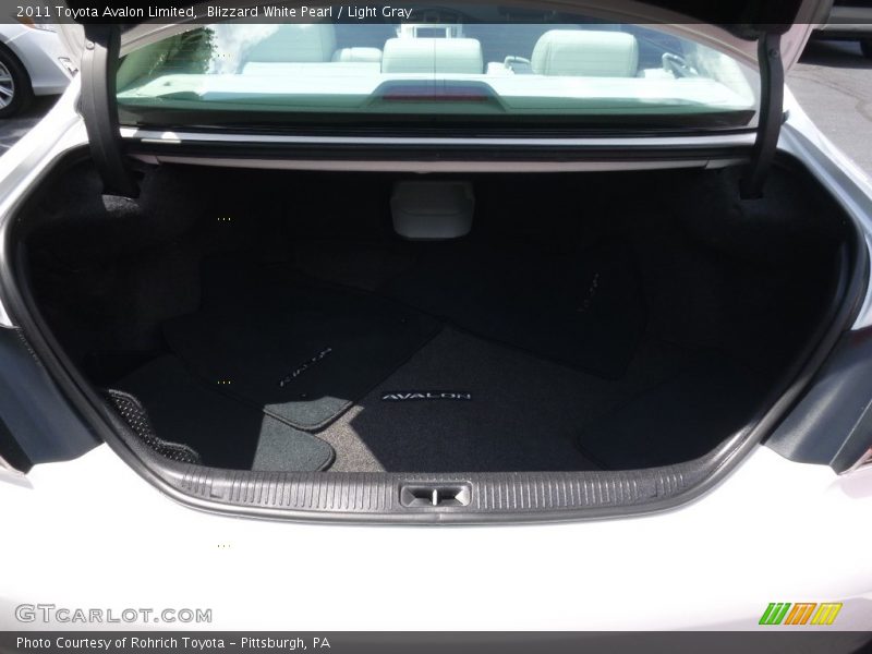 Blizzard White Pearl / Light Gray 2011 Toyota Avalon Limited