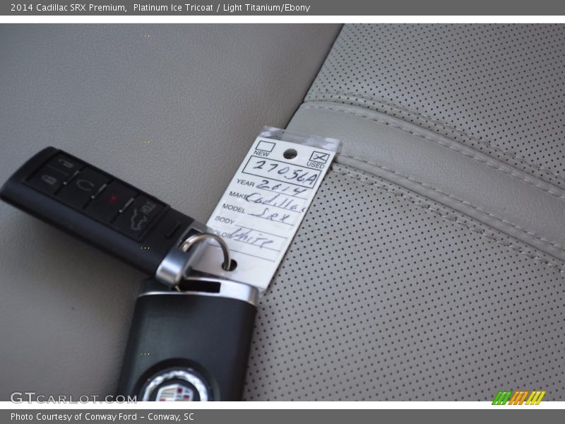 Platinum Ice Tricoat / Light Titanium/Ebony 2014 Cadillac SRX Premium
