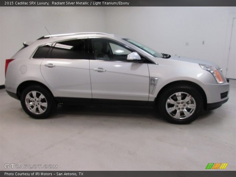 Radiant Silver Metallic / Light Titanium/Ebony 2015 Cadillac SRX Luxury