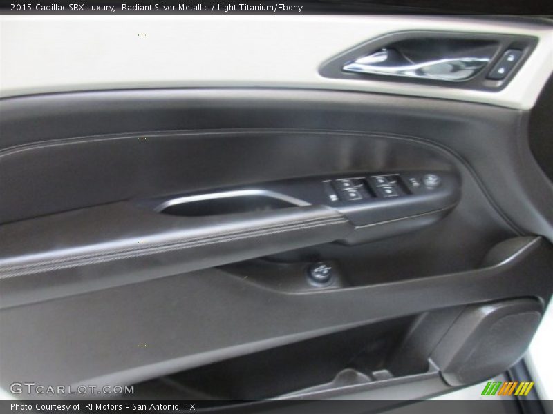 Radiant Silver Metallic / Light Titanium/Ebony 2015 Cadillac SRX Luxury