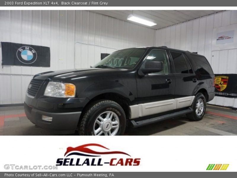 Black Clearcoat / Flint Grey 2003 Ford Expedition XLT 4x4