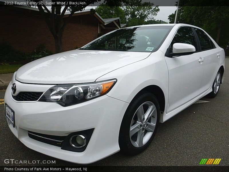 Super White / Black/Ash 2012 Toyota Camry SE