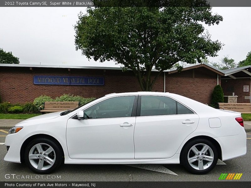 Super White / Black/Ash 2012 Toyota Camry SE