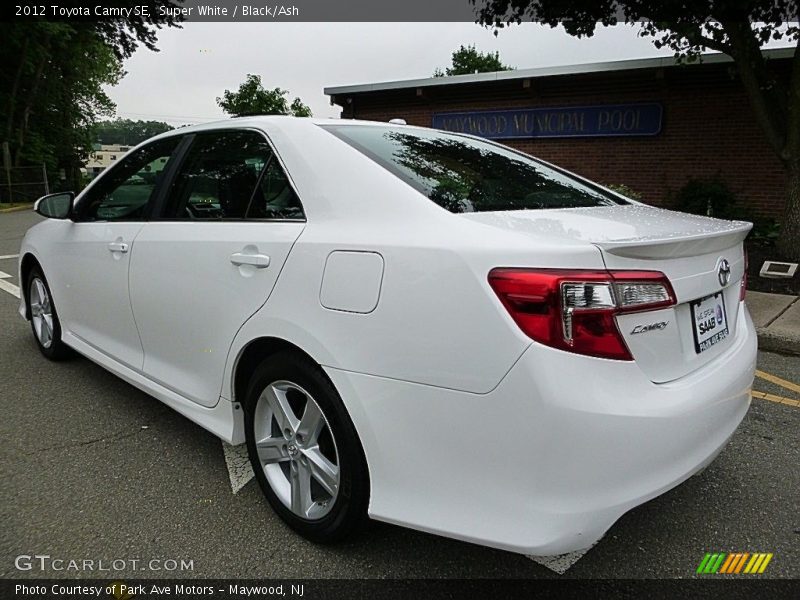 Super White / Black/Ash 2012 Toyota Camry SE