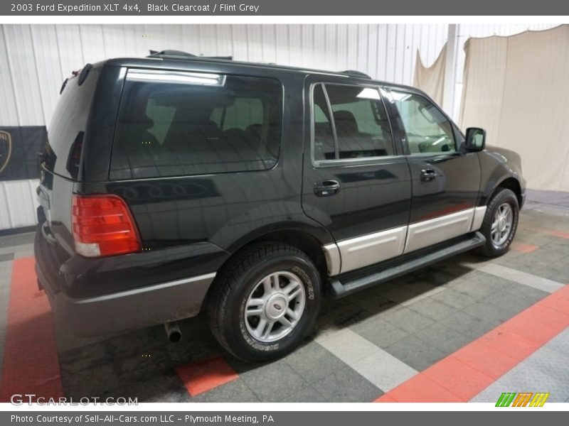 Black Clearcoat / Flint Grey 2003 Ford Expedition XLT 4x4