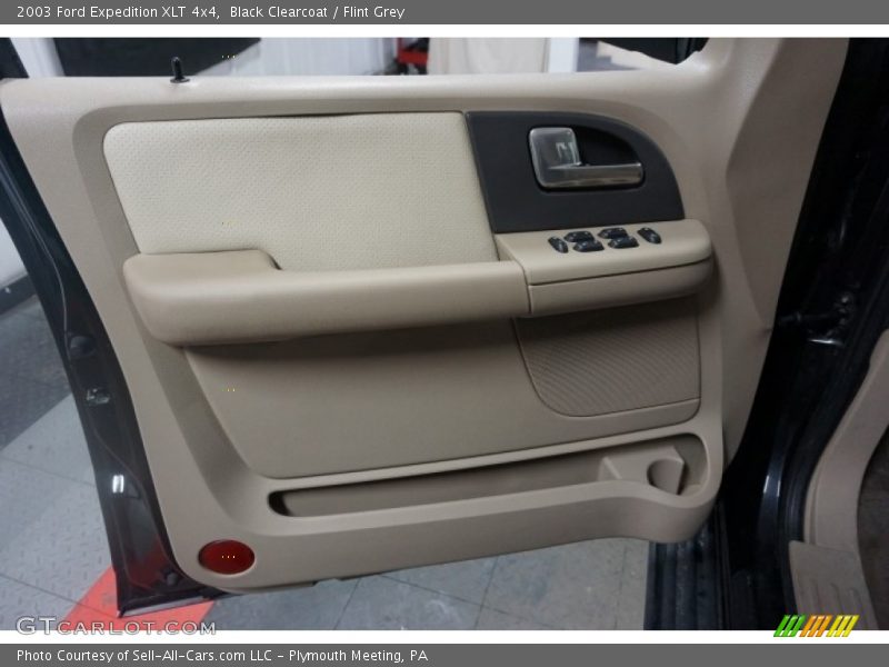 Black Clearcoat / Flint Grey 2003 Ford Expedition XLT 4x4