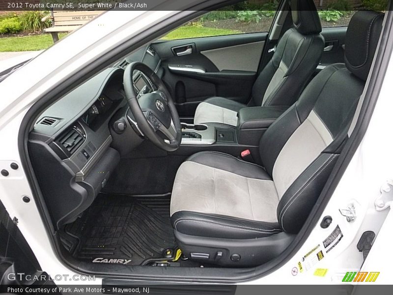 Super White / Black/Ash 2012 Toyota Camry SE