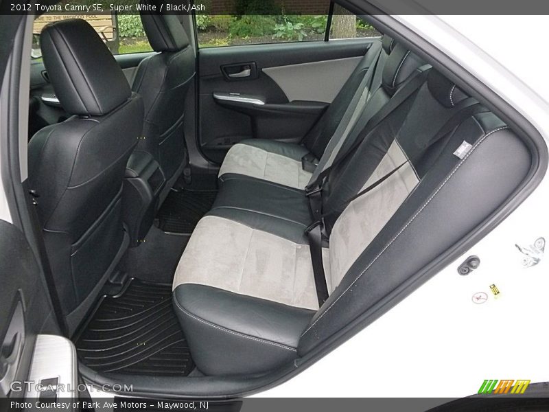 Super White / Black/Ash 2012 Toyota Camry SE