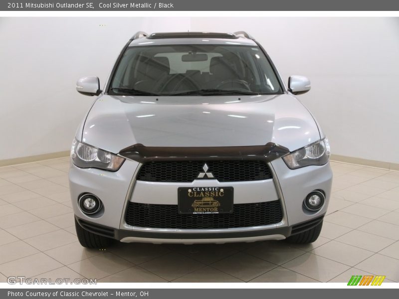 Cool Silver Metallic / Black 2011 Mitsubishi Outlander SE