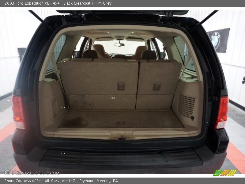 Black Clearcoat / Flint Grey 2003 Ford Expedition XLT 4x4