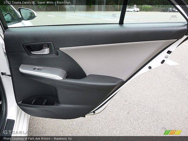 Super White / Black/Ash 2012 Toyota Camry SE