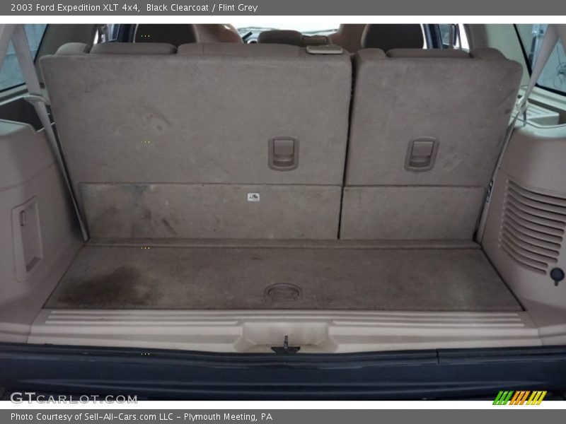Black Clearcoat / Flint Grey 2003 Ford Expedition XLT 4x4