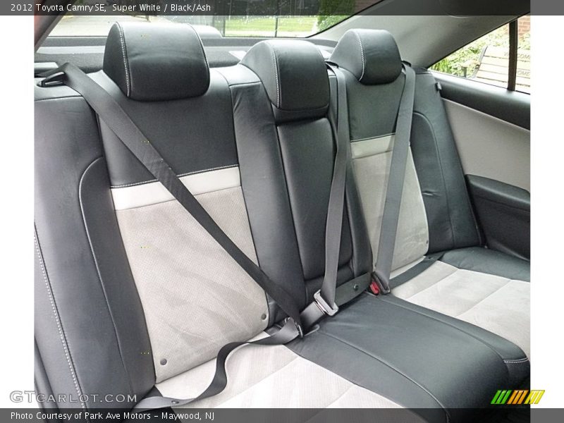 Super White / Black/Ash 2012 Toyota Camry SE