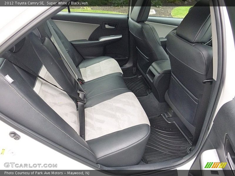 Super White / Black/Ash 2012 Toyota Camry SE