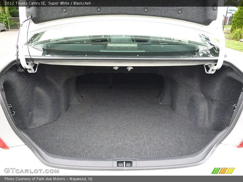 Super White / Black/Ash 2012 Toyota Camry SE