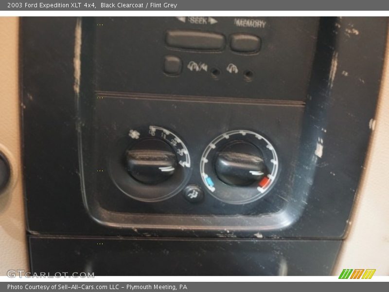 Black Clearcoat / Flint Grey 2003 Ford Expedition XLT 4x4
