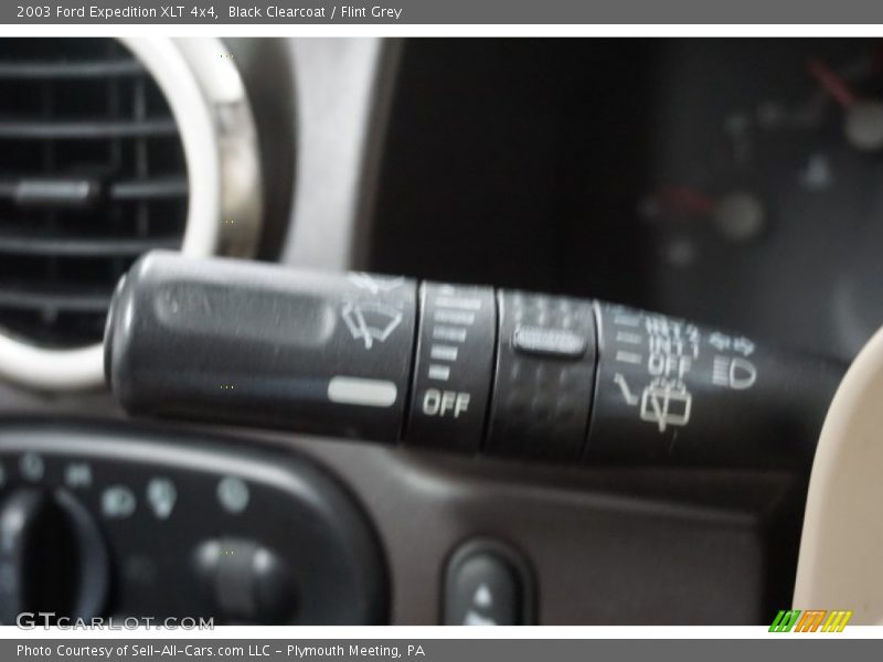 Black Clearcoat / Flint Grey 2003 Ford Expedition XLT 4x4