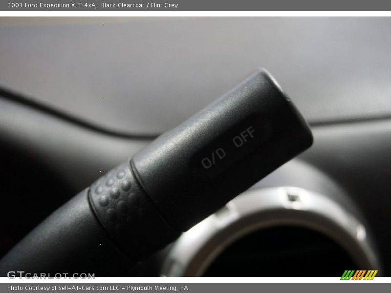 Black Clearcoat / Flint Grey 2003 Ford Expedition XLT 4x4