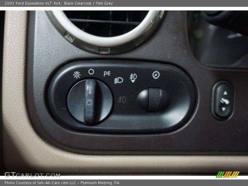 Black Clearcoat / Flint Grey 2003 Ford Expedition XLT 4x4