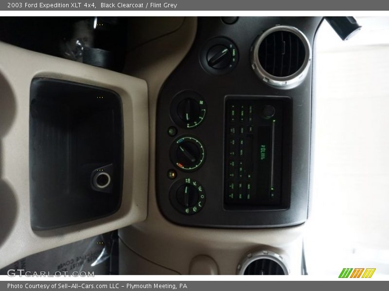 Black Clearcoat / Flint Grey 2003 Ford Expedition XLT 4x4