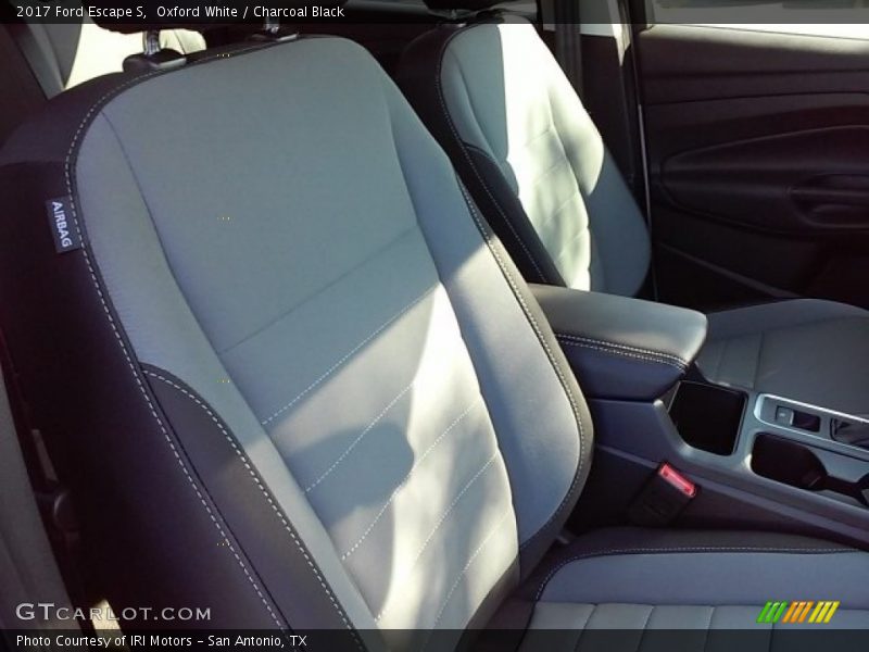 Oxford White / Charcoal Black 2017 Ford Escape S